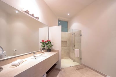 Luxury Villa Photo #41