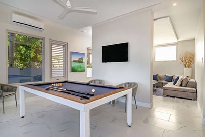 Luxury Villa Photo #13