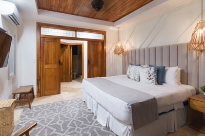 Luxury Villa Photo #43