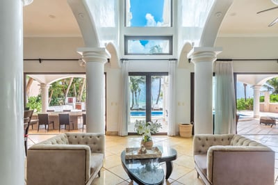Luxury Villa Photo #27