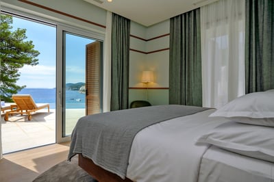 Luxury Villa Photo #20