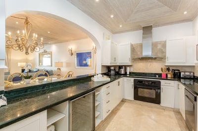 Luxury Villa Photo #8
