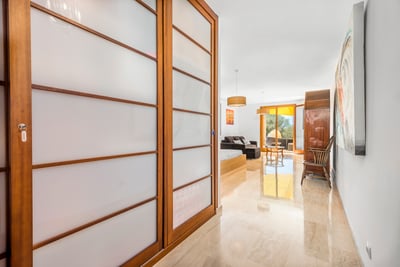 Luxury Villa Photo #30