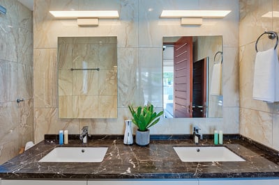 Luxury Villa Photo #48