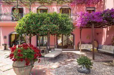 Luxury Villa Photo #15