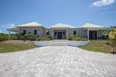 Luxury Villa Photo #12