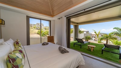 Bedroom 4: King size bed (or twin beds upon request), air conditioning, ceiling fan, safe, WIFI