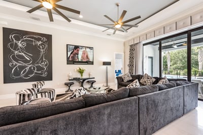 Luxury Villa Photo #17