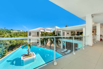 Luxury Villa Photo #3