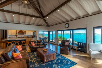 Luxury Villa Photo #23