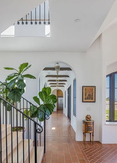 Luxury Villa Photo #16