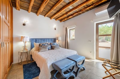 Luxury Villa Photo #30