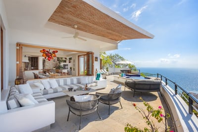Luxury Villa Photo #11