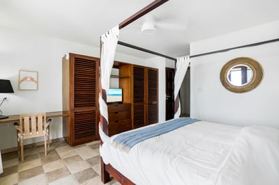 Luxury Villa Photo #27