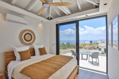 Luxury Villa Photo #24