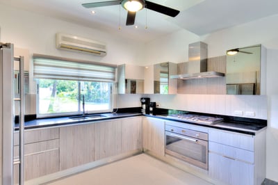 Luxury Villa Photo #11
