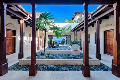 Luxury Villa Photo #14