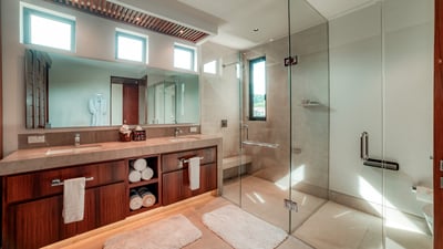 Luxury Villa Photo #23