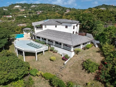Luxury Villa Photo #3