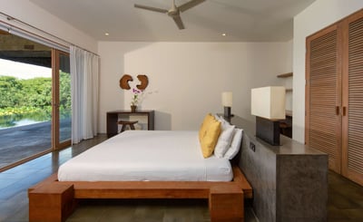 Luxury Villa Photo #29