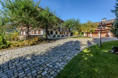 Luxury Villa Photo #6