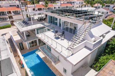 Luxury Villa Photo #5