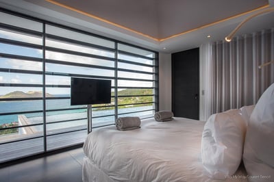 Luxury Villa Photo #31