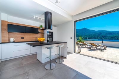 Luxury Villa Photo #32