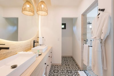 Luxury Villa Photo #18