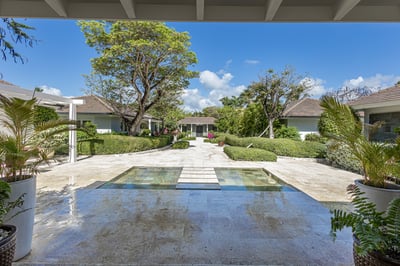 Luxury Villa Photo #50