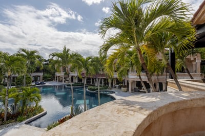 Luxury Villa Photo #16