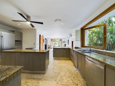 Luxury Villa Photo #21