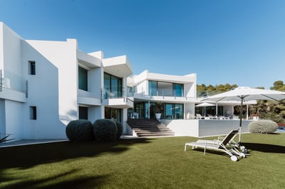 Luxury Villa Photo #2