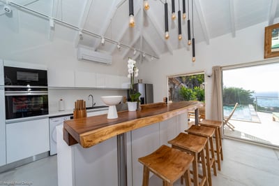 Kitchen & Dining Area
