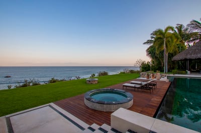 Luxury Villa Photo #2
