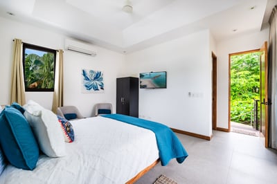 Luxury Villa Photo #27