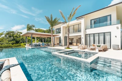 Luxury Villa Photo #6