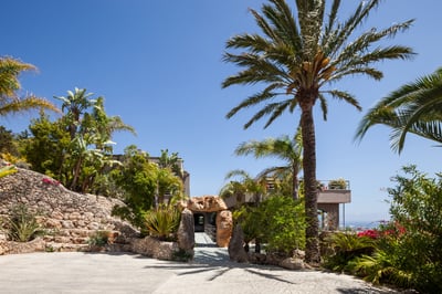 Luxury Villa Photo #15