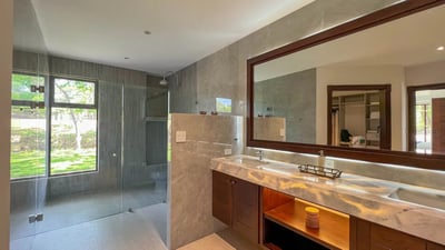 Luxury Villa Photo #12
