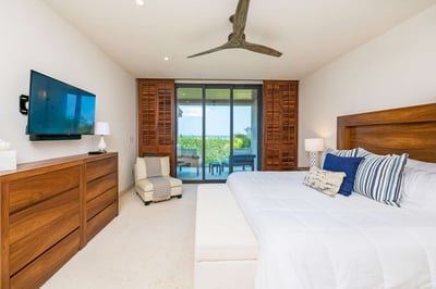 Luxury Villa Photo #25