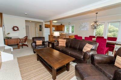 Luxury Villa Photo #3