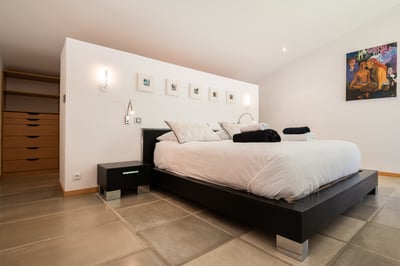 Luxury Villa Photo #13