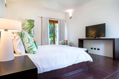 Luxury Villa Photo #16