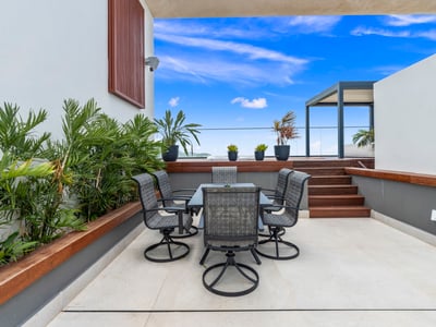 Luxury Villa Photo #10