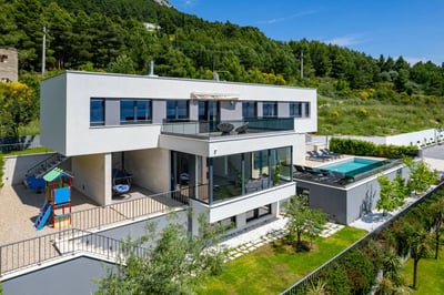 Luxury Villa Photo #38