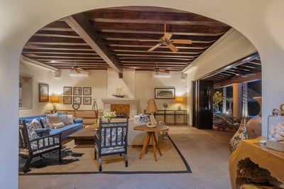 Luxury Villa Photo #17
