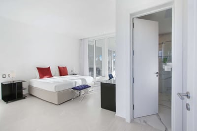 Luxury Villa Photo #40