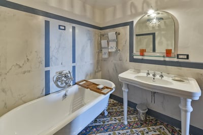 Luxury Villa Photo #36
