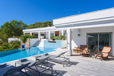 Luxury Villa Photo #4