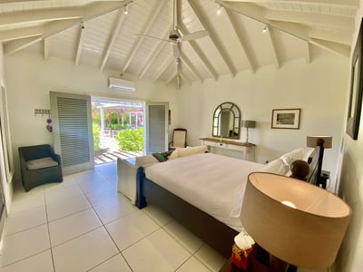 Luxury Villa Photo #31